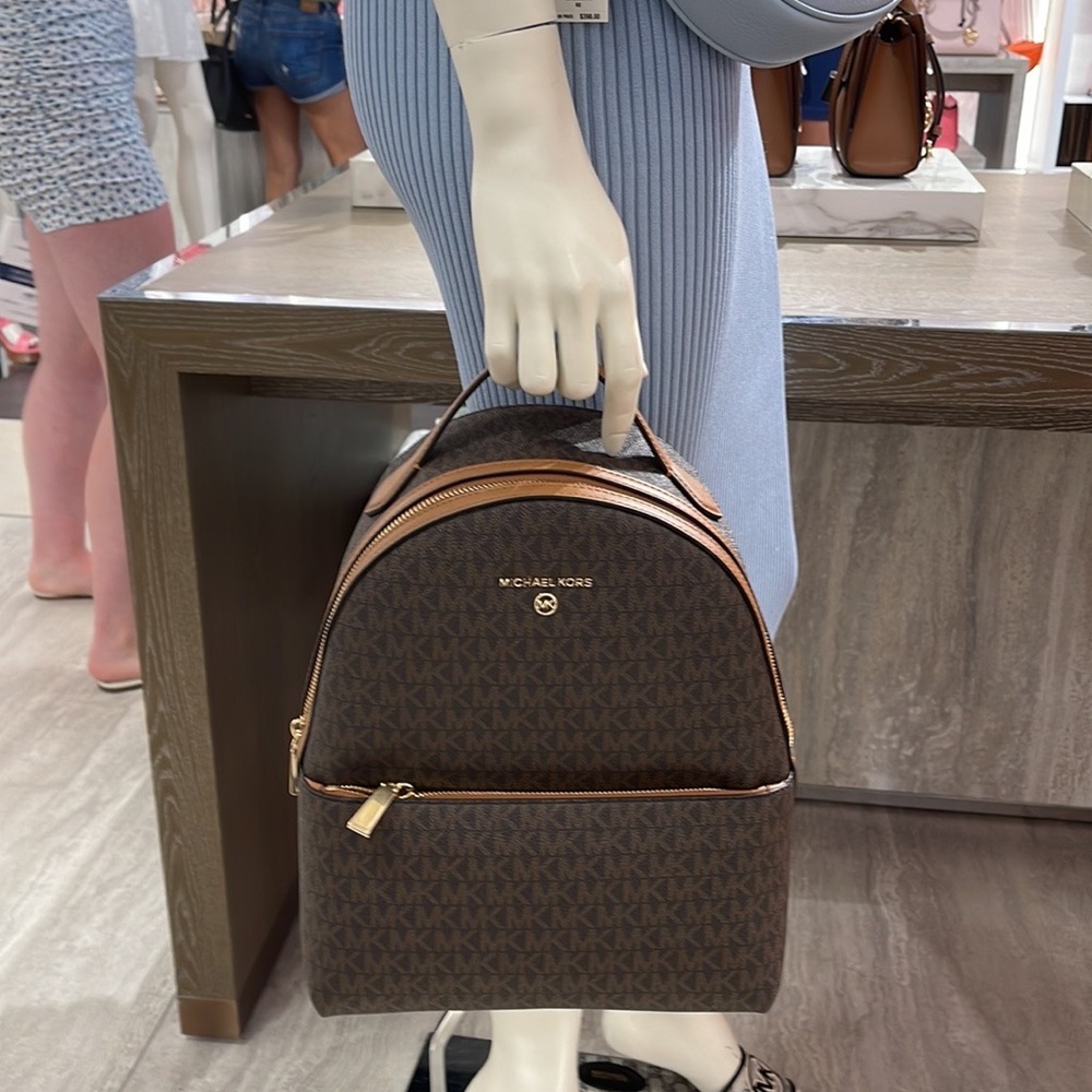Michael Kors Womens Valerie Medium Logo Backpack 30F2G9VB2B Brown
NWT - Picture 4 of 16